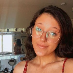 Meet your Posher, Kayleah